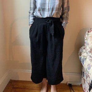 High-waisted black culottes